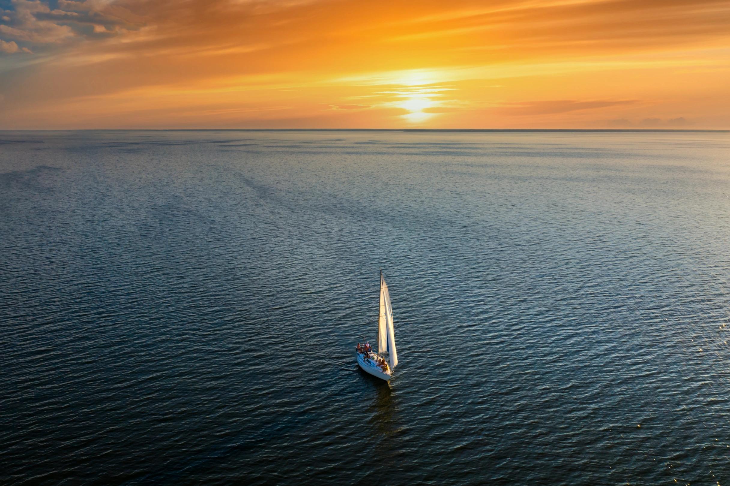 Segelboot auf See